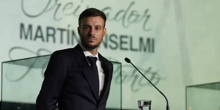 Martín Anselmi fue presentado como nuevo director técnico del Porto