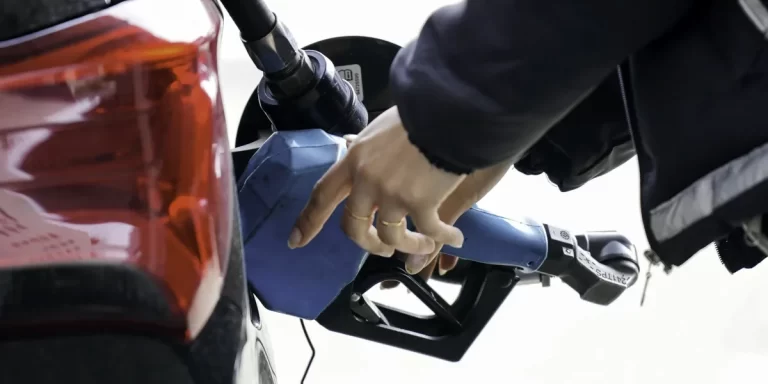 El Gobierno autorizó el autodespacho de combustible: cómo funcionará el sistema y qué provincias no pueden implementarlo