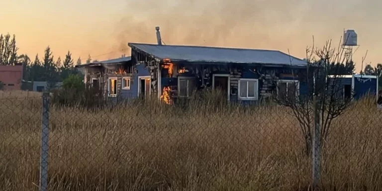 Un hombre prendió fuego la casa de una familia lesbiana