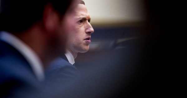 Renunció el abogado de Facebook porque dice que Zuckerberg se convirtió en un loco neonazi