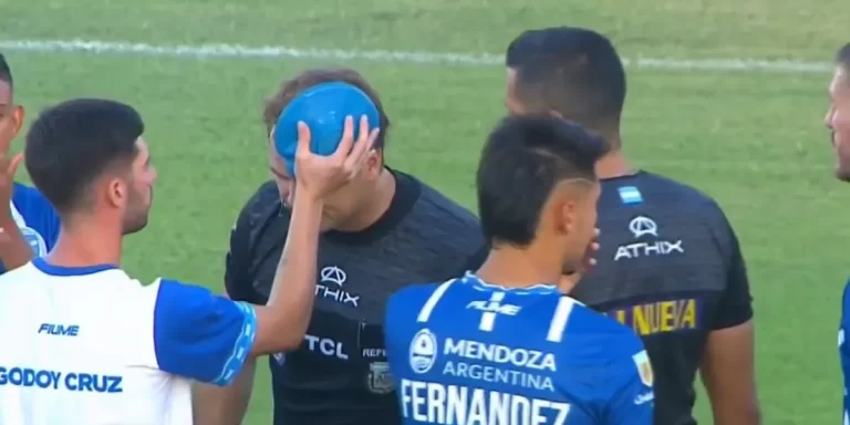 Escándalo en Godoy Cruz vs Talleres: la agresión al juez de línea y qué dijeron los protagonistas