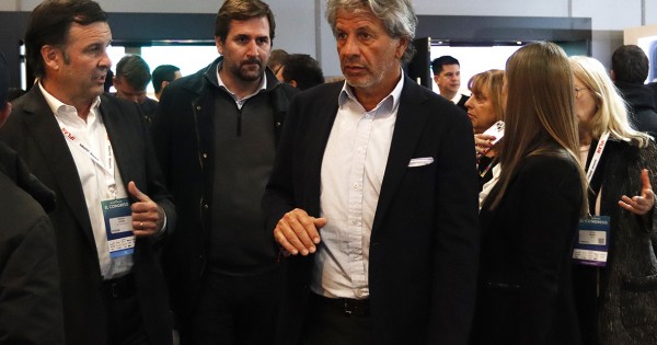 Derrota de Pazo: el gobierno pospuso hasta 2026 el negocio de los chips de vacas