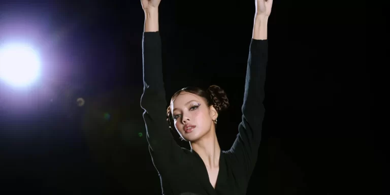 Lisa presenta “Born Again” con Doja Cat y Raye