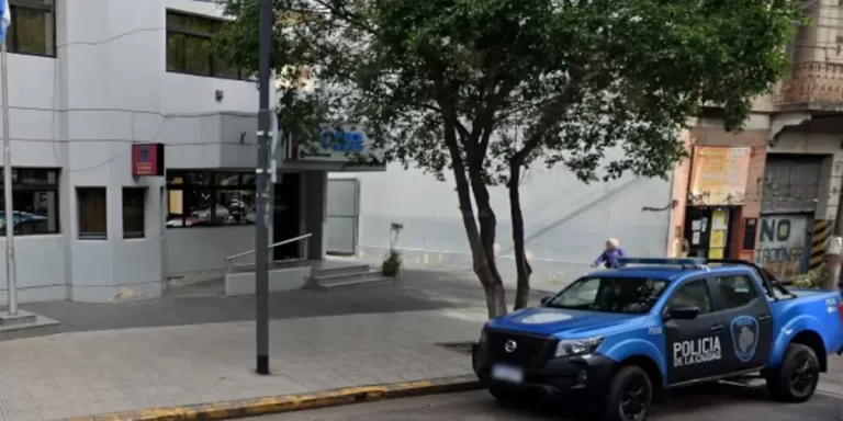 Seis presos se fugaron de una comisaria en caballito luego de maniatar al jefe de la dependencia