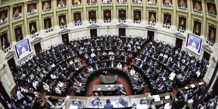 Diputados debatirá la prohibición del tratamiento de hormonización a menores de edad
