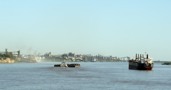 Jan de Nul explicó porqué se retiró de la licitación de la Hidrovía y propuso abaratar el servicio