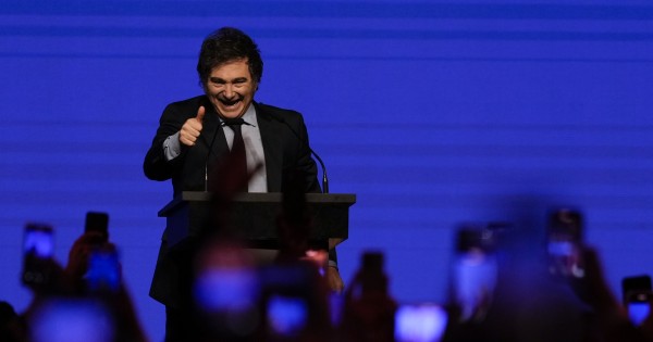 Milei lanzó una cripto sospechada de fraude y se expone a una denuncia por estafa