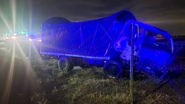 Tragedia en Mendoza: una mamá y su hija murieron tras chocar de frente con un camión