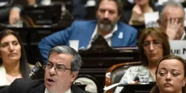 Escándalo cripto: El bloque de Diputados de UxP impulsará el juicio político contra Milei