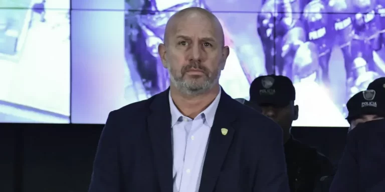 Waldo Wolff suspendió su interpelación en la Legislatura tras una nueva fuga de presos