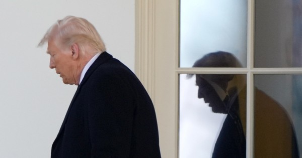 El gobierno no logra confirmar la reunión con Trump en medio de la explosión del criptogate