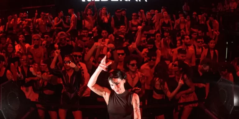 Rebekah hizo temblar HEISS, la fiesta de hard techno más intensa de la ciudad