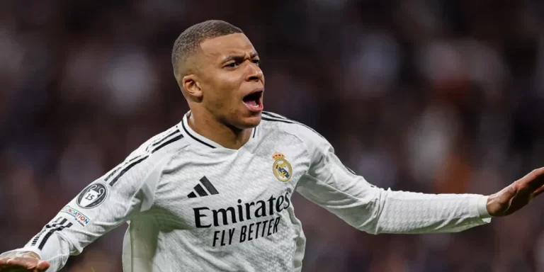 Con un hat-trick de Mbappé, Real Madrid venció al Manchester City y pasó a los octavos de final de la Champions League