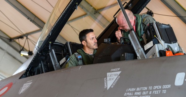 Sospechas entre los militares por los costos de los hangares que Petri construye en Tandil