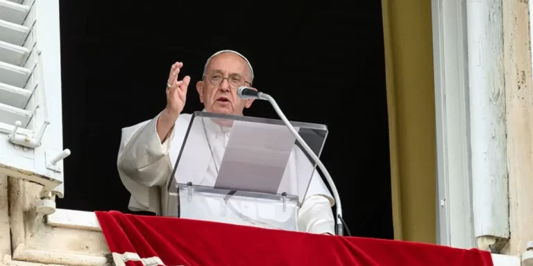 El papa Francisco sufrió una “crisis respiratoria asmática prolongada”