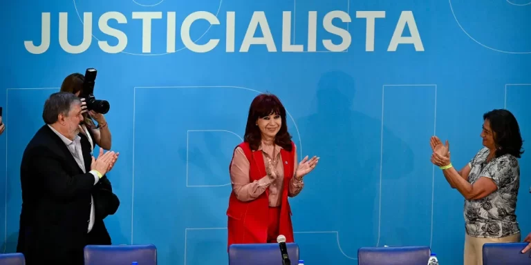 Cristina Kirchner liderará una reunión en el PJ tras el anuncio de Kicillof