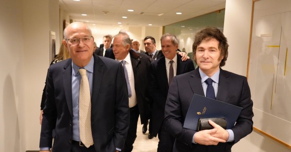 La economía creció creció un 5.5% en diciembre, empujada por el sector financiero y el campo