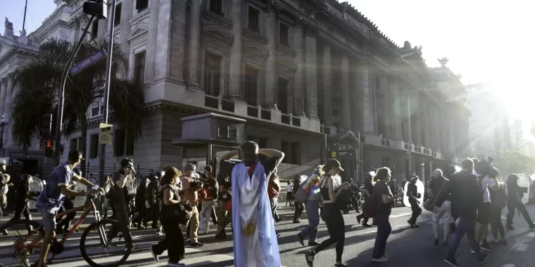 Una vez más jubilados marcharán un miércoles