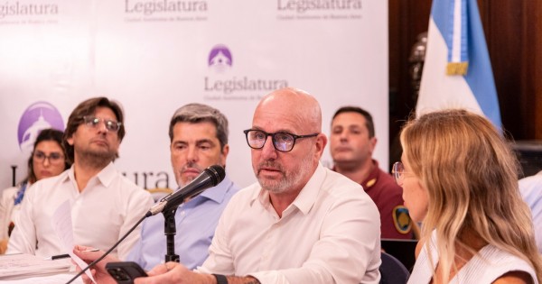 Wolff acusó a la delegada de Karina de usar información confidencial y le recordó su pasado kirchnerista