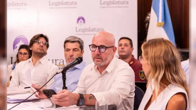 “Ni amigos ni enemigos de Patricia Bullrich”: Waldo Wolff fue interpelado en la Legislatura por las fugas