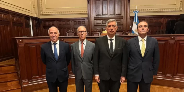 La Corte Suprema le tomó juramento a García Mansilla