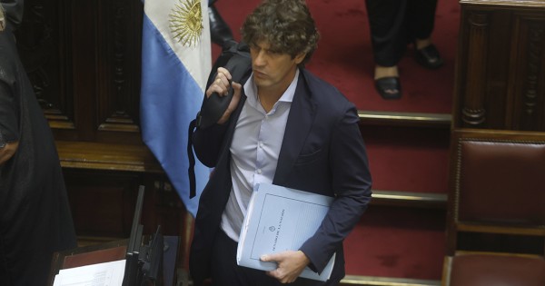 La amenaza de Milei de intervenir la provincia empuja un frente republicano: de Cristina a Lousteau lo condenaron