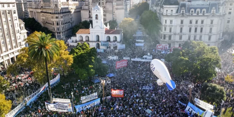Paro de 48 horas en las universidades publicas en defensa del salario y el financiamiento
