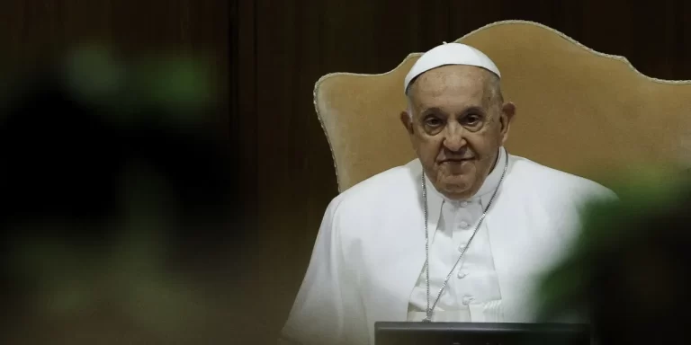El papa Francisco se encuentra estable pero bajo pronostico reservado