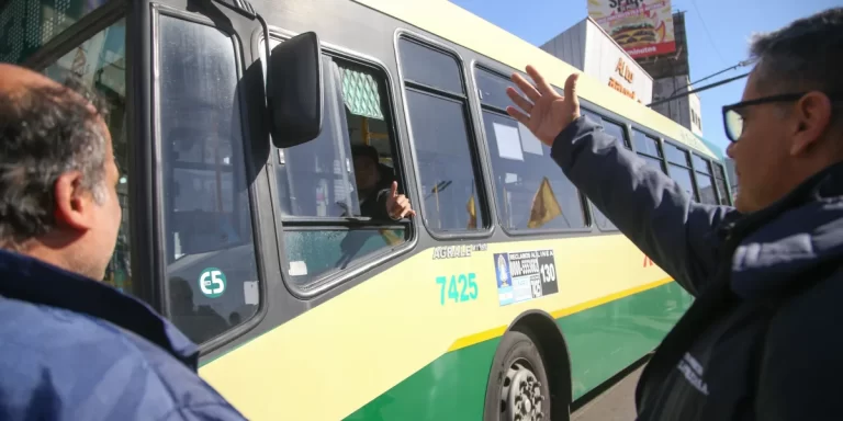 Ya se implementó el aumento en la tarifa de colectivos en Provincia: cuánto cuesta el boleto
