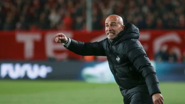 Sebastián Domínguez dejó de ser el DT de Vélez y Sebastián Méndez pica en punta para reemplazarlo