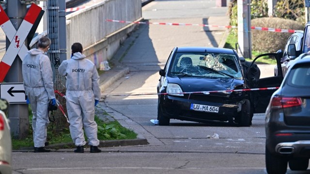 Un auto embistió a una multitud en Alemania y una persona murió: “No saben si fue un accidente o atentado”