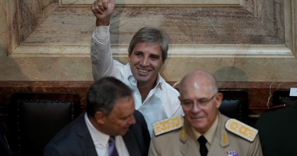 El gobierno filtra inminente acuerdo con el FMI pero hay dudas sobre que hará con el dólar