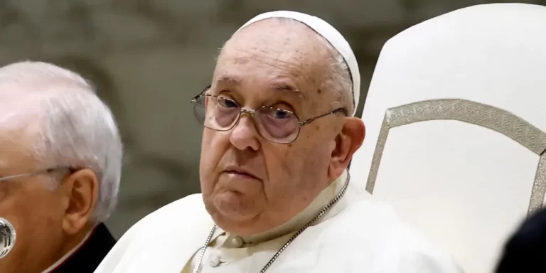 El papa Francisco permanece en reposo tras las dos crisis respiratorias