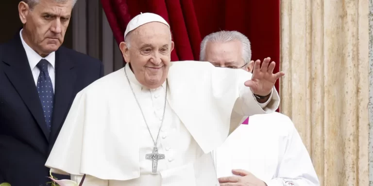 El Papa Francisco no sufrió “ningún episodio de insuficiencia respiratoria”