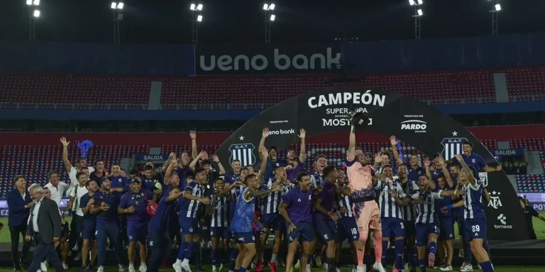 Talleres dio el golpe ante River y es campeón de la Supercopa Internacional