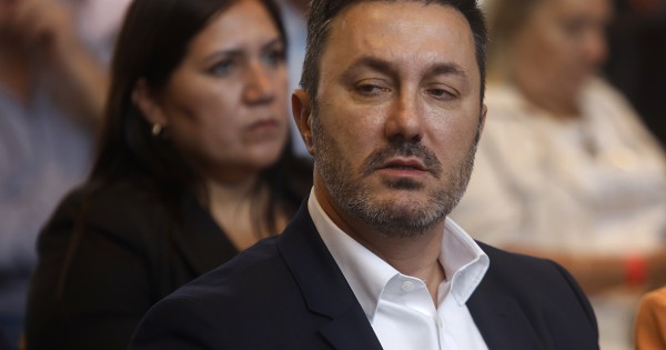 Petri hizo viajar a 50 granaderos a Mar del Plata para inaugurar el WiFi de Elon Musk en un parque