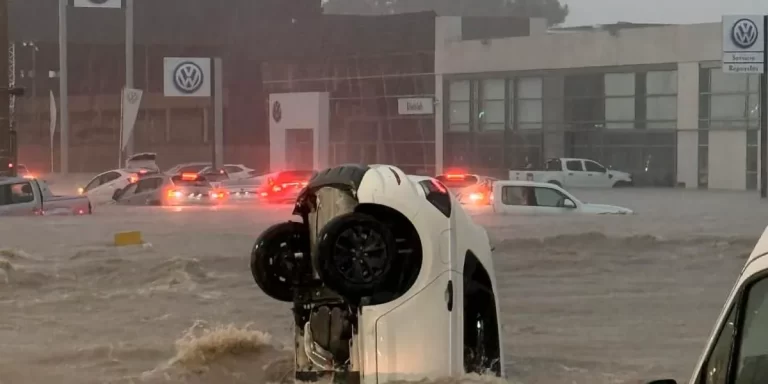 Bahía Blanca: confirmaron al menos seis muertos por el temporal