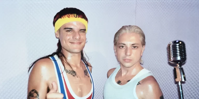 Ya está disponible “PAPOTA”, el nuevo EP de CA7RIEL y Paco Amoroso