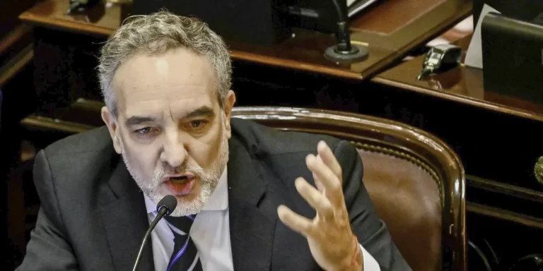 Doñate calificó el decreto que autoriza un acuerdo con el FMI como un “golpe de Estado en democracia”