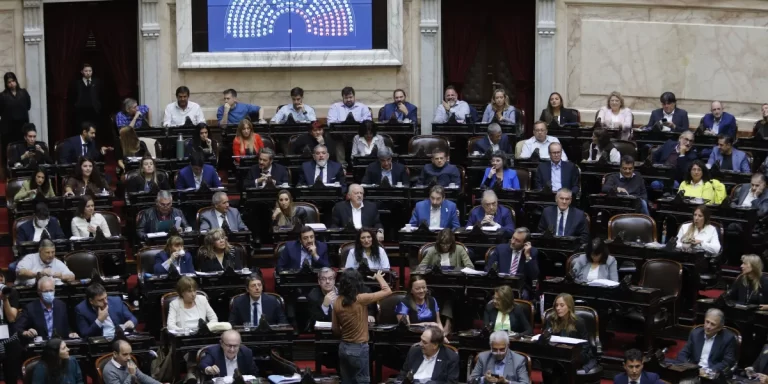Diputados debate para crear la comisión investigadora sobre el criptogate