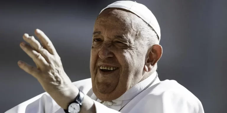 El Papa Francisco presenta “mejorías graduales” según la oficina de prensa del vaticano