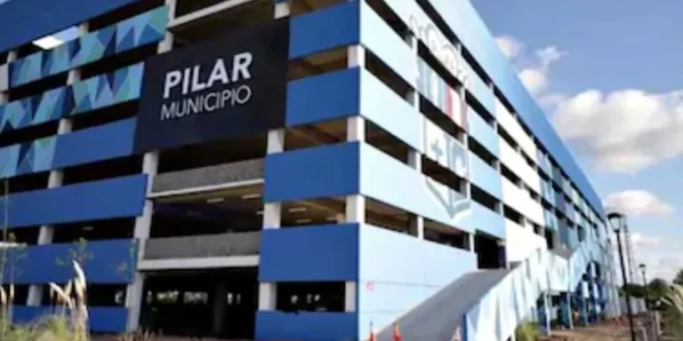 Un juez desalojó un vacunatorio público de Pilar devolvió a un fondo investigado por la Justicia