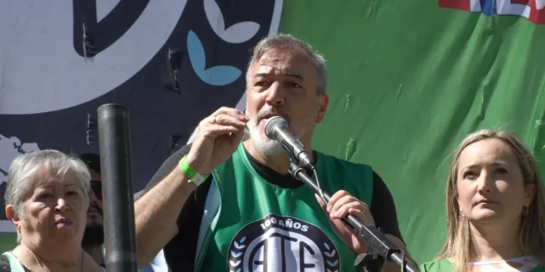 El secretario general de ATE aseguró que el país va hacia el “caos social”