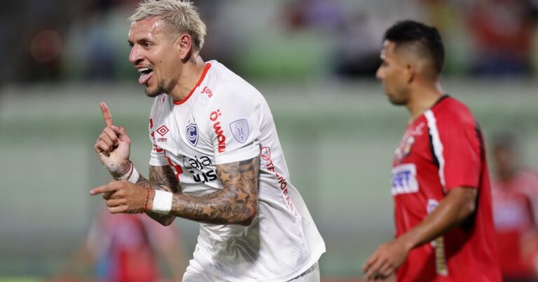 Video: doblete de Carlos Garcés para empate de Cienciano en Copa Sudamericana