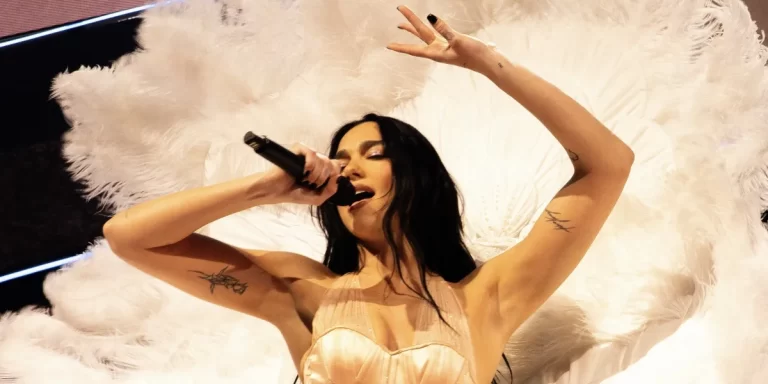 Dua Lipa agotó su primera fecha en Argentina y anunció una nueva