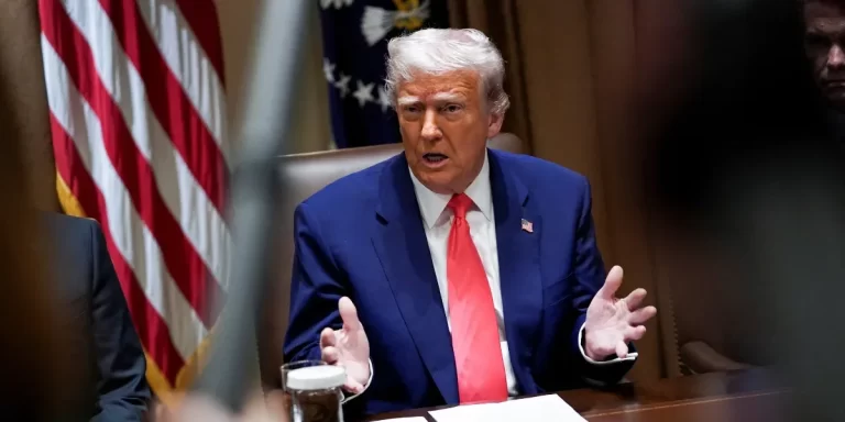 Trump elevó al 145% los aranceles a China y provoca una fuerte caída en Wall Street