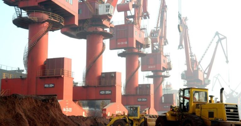 China paralizó las exportaciones de tierras raras por la guerra comercial con Estados Unidos