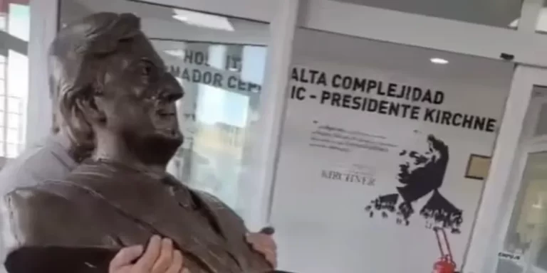 Polémica por la remoción de un busto de Néstor Kirchner en un Hospital de El Calafate