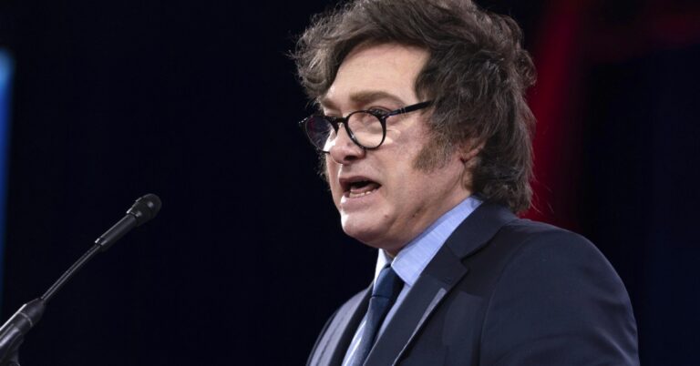 Milei dijo en febrero que el dólar podía caer a $600