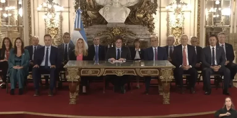 Javier Milei celebró el acuerdo con el FMI, el fin del cepo y aseguró que seguirá el ajuste